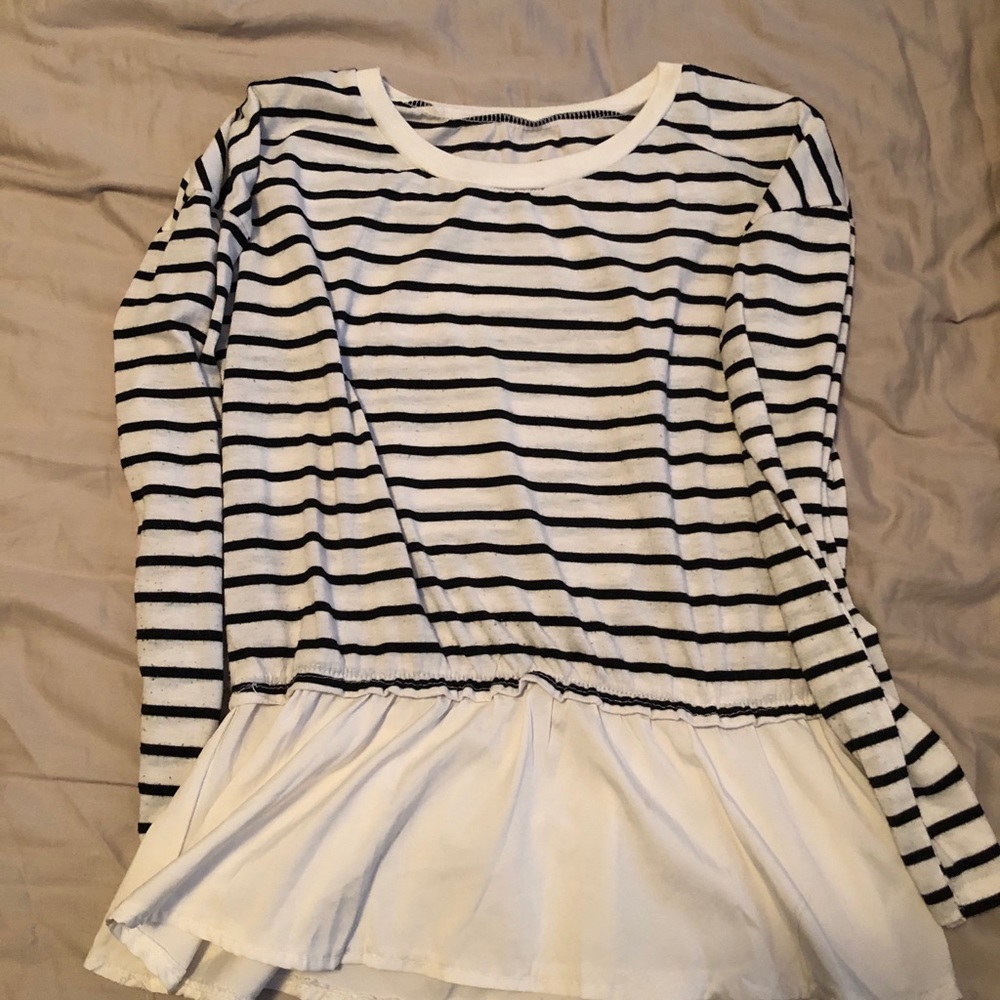 Black/white a striped peplum shirt